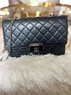 AUTHENTIC Chanel Quilted Handbag
